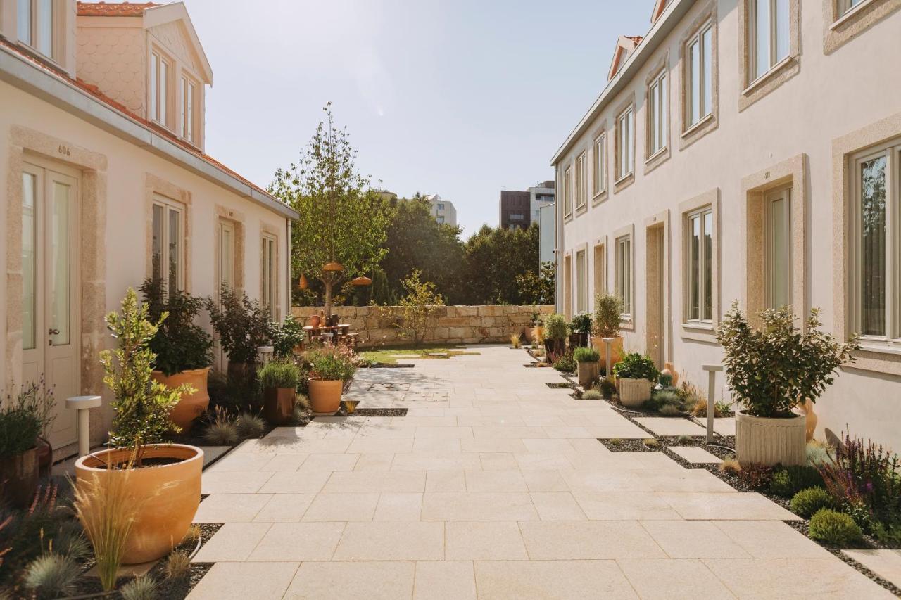 Village Aparthotel By Boa Πόρτο Εξωτερικό φωτογραφία The courtyard of the German National Academy of Sciences, Leopoldina, Halle/Saale