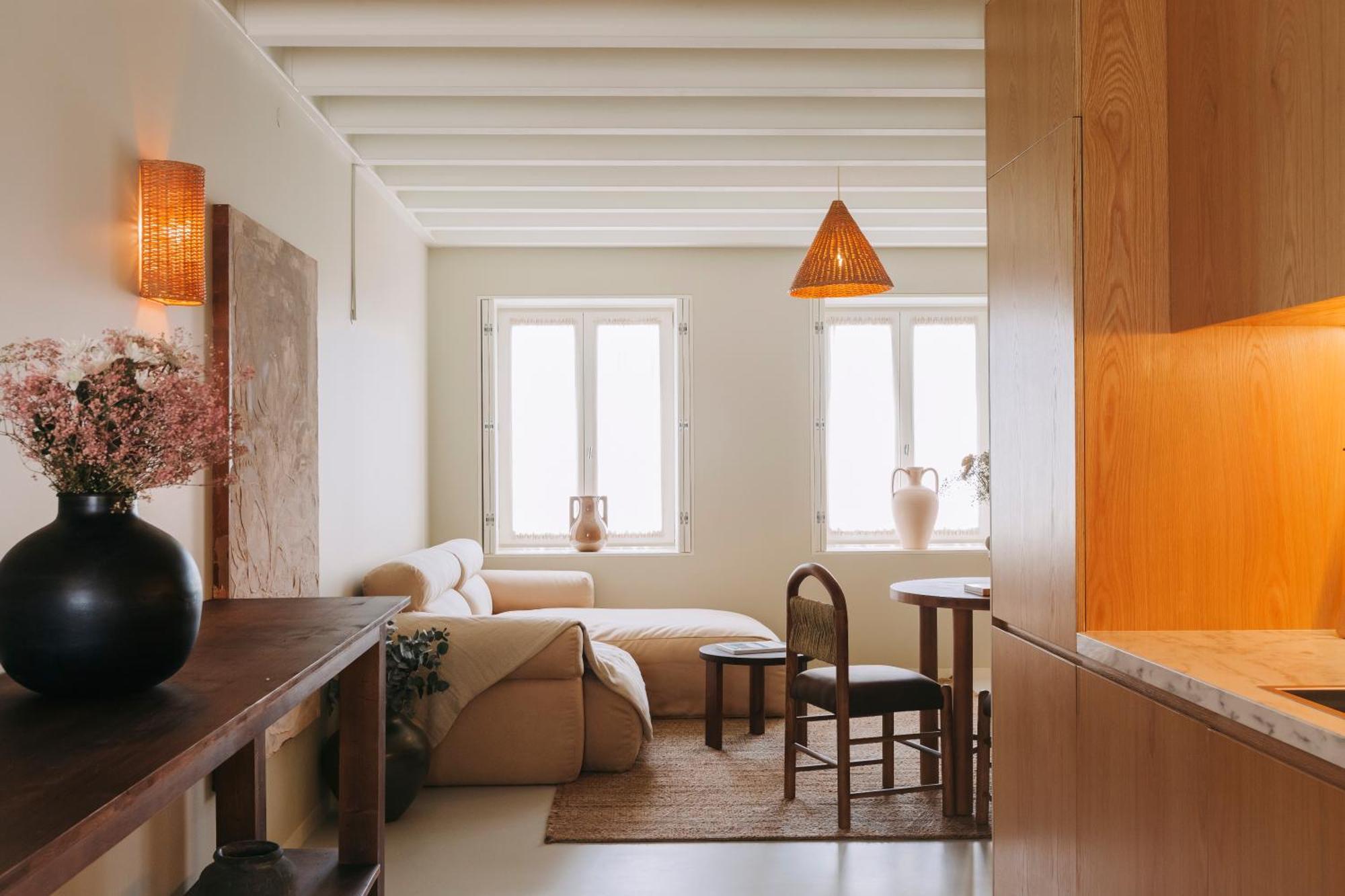 Village Aparthotel By Boa Πόρτο Δωμάτιο φωτογραφία Interior of a suite at the Hotel