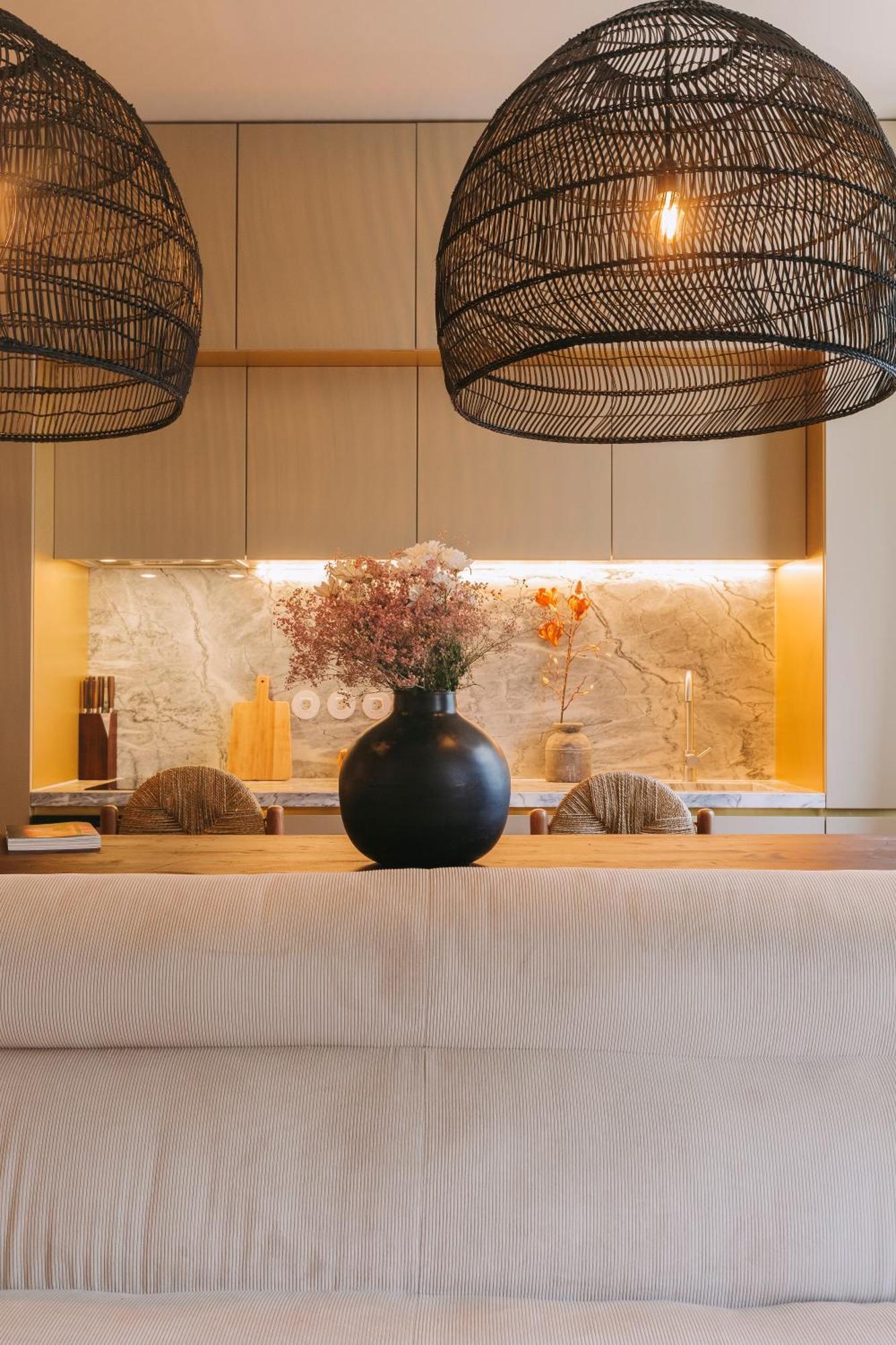 Village Aparthotel By Boa Πόρτο Δωμάτιο φωτογραφία A kitchen with a marble backsplash